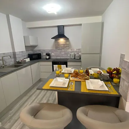 The Coach House Dog Friendly סקארבורו