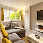 The Coach House Dog Friendly דירה סקארבורו