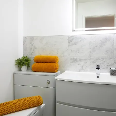 The Coach House Dog Friendly Apartment Scarborough